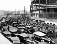 Oct. 1, 1935 fans buy World Series tickets.jpg