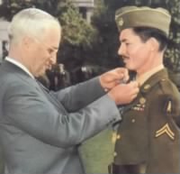 Thumbnail for 640px-Desmond_Doss_CMH_award.jpg