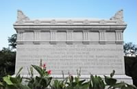 1024px-Civil_War_Unknowns_Memorial_-_E_side_-_Arlington_National_Cemetery_-_2011.JPG