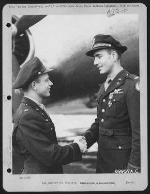 Awards > Lt. Bryant Of The 490Th Bomb Group Is Presented The Distinguished Flying Cross During A Ceremony At An 8Th Air Force Base In England On 21 October 1944.