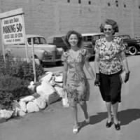 Shirley-Temple-and-her-Mother-Gertrude-shirley-temple-7184092-515-515.jpg