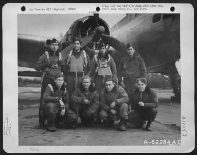 General > Lt. Hogan And Crew Of The 860Th Bomb Sq. 493Rd Bomb Group, In Front Of Boeing B-17 Flying Fortress.  England, 25 November 1944.