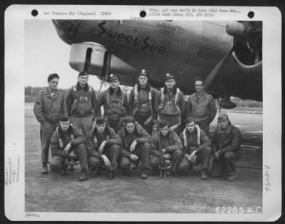General > Lt. G. Boxberger And Crew Of The 863Th Bomb Sq. 493Rd Bomb Group (H), 8Th Air Force, In Front Of Boeing B-17 "Flying Fortress" 'Sweet Sue'.  England, 26 October 1944.