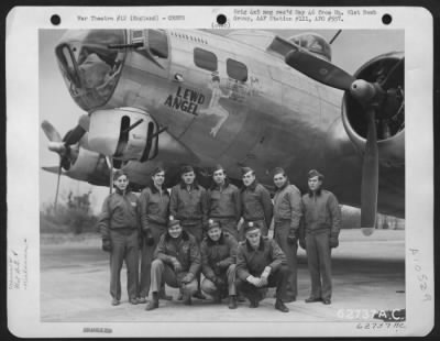 General > Combat Crew Of The 91St Bomb Group, 8Th Air Force, Beside The Boeing B-17 "Flying Fortress" 'Lewd Angel', England.