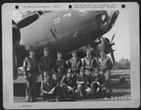 Lt. R.E. Wine And Crew Of The 322Nd Bomb Sq., 91St Bomb Group, 8Th Air Force, Pose Beside A Boeing B-17 Flying Fortress.  22 August 1943, England. - Page 1