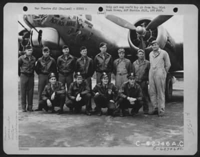 General > Lt. E.C. Leadtke And Crew Of The 322Nd Bomb Sq., 91St Bomb Group, 8Th Air Force, In Front Of A Boeing B-17 "Flying Fortress" "Ack Ack Annie".  England.