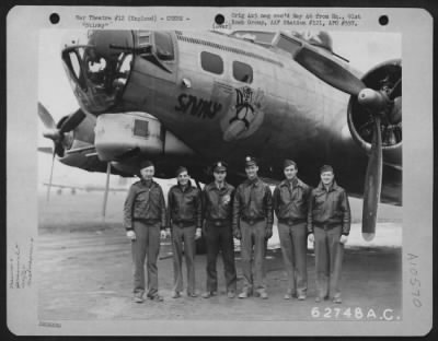 General > Lt. A. Ernst And Crew Of The 322Nd Bomb Sq., 91St Bomb Group, 8Th Air Force, In Front Of A Boeing B-17 "Flying Fortress" 'Stinky'.  England.