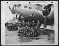 Lt. J.F. Cochran And Crew Of The 323Rd Bomb Sq., 91St Bomb Group, 8Th Air Force, Beside A Boeing B-17 "Flying Fortress" 'Peace Or'.   England. - Page 1