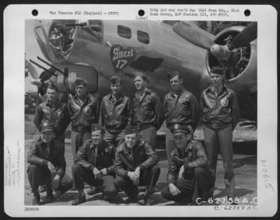 General > Lt. Alexander Thomas And Crew Of The 323Rd Bomb Sq., 91St Bomb Group, 8Th Air Force, In Front Of A Boeing B-17 "Flying Fortress" "Sweet 17".   England.