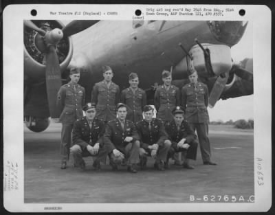 General > Lt. G.E. Thompson And Crew Of The 324Th Bomb Sq., 91St Bomb Group, 8Th Air Force, Beside The Boeing B-17 Flying Fortress.  England.