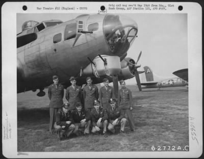 General > Lt. H.O. Gertsen And Crew Of The 401St Bomb Sq., 91St Bomb Group, 8Th Air Force, Beside The Boeing B-17 Flying Fortress.  England.