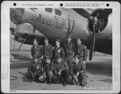 General > Lt. E.M. Gaston And Crew Of The 401St Bomb Sq., 91St Bomb Group, 8Th Air Force, Beside The Boeing B-17 "Flying Fortress" 'General Ike'.  England.