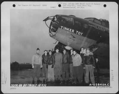 General > Crew Of The 381St Bomb Group In Front Of A Boeing B-17 "Flying Fortress" 'Tinker Toy' At 8Th Air Force Station 167, Ridgewell, Essex County, England.  17 October 1943.