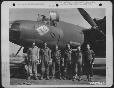 General > Crew Of The 391St Bomb Group Pose In Front Of The Martin B-26 Marauder 'T.S.'  England, 1 May 1944.