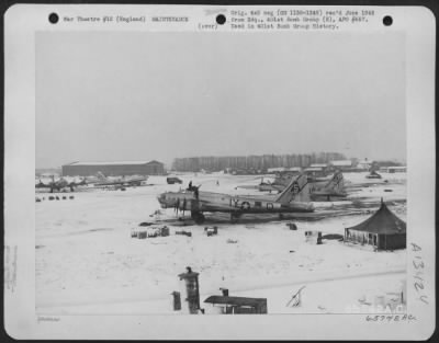 General > Snow Scene In England, 12 January 1945.  Boeing B-17 "Flying Fortress" Which Are In Need Of Maintenance Are Parked On An 8Th Air Force Base In England.  401St Bomb Group.