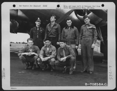 General > A Crew Of The 526Th Bomb Squadron, 379Th Bomb Group Poses Beside Their Boeing B-17 "Flying Fortress" At 8Th Air Force Base In England On 18 August 1944.
