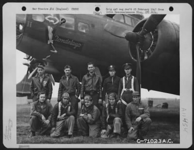 General > A Crew Of The 379Th Bomb Group Poses Beside A Boeing B-17 "Flying Fortress" "Tondelayo" At An 8Th Air Force Base In England, 7 December 1943.