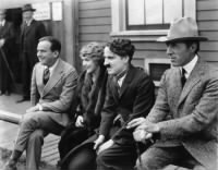 Douglas-Fairbanks-Sr-Mary-Pickford-Charlie-Chaplin-D.W.-Griffith.jpg