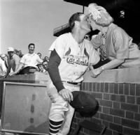 stanmusial and wife.jpg