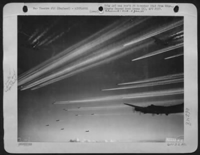 Vapor Trails > Contrails From Boeing B-17 'Flying Fortresses' Of The 92Nd Bomb Group (H). England.