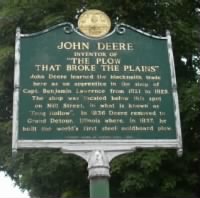 MiddleburyJohnDeereMonument.jpg