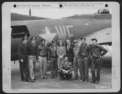 Consolidated > Frances Langford, Bob Hope And Tony Romano Pose With The Crew Of The Boeing B-17 (A/C 242) Of The 305Th Bomb Group At Station 105 In England.   5 July 1943.