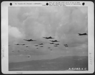 Douglas > Douglas C-47 Skytrains, 12 Af Troop Carrier Wing, Loaded With Paratroopers On Their Way For The Invasion Of Southern France, 15 August 1944.