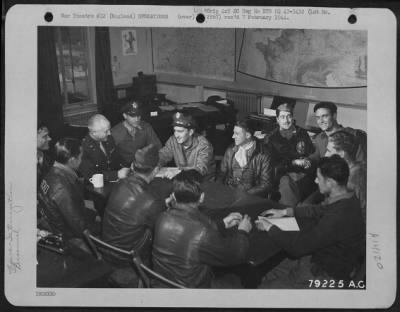 General > The Members Of A Boeing B-17 Flying Fortress, Based At Cambridge, England, Are Interrogated After A Mission Over France.  They Are, Left To Right From Head Of Table: Major Haley W. Aycock Of Fort Worth, Texas, Major John J. Mcnaboe Of New York City, Intel