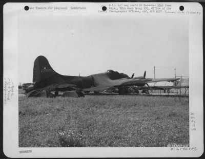 General > Camouflage Of A Boeing B-17 "Flying Fortress" Of The 92Nd Bomb Group, England.  26 May 1943.