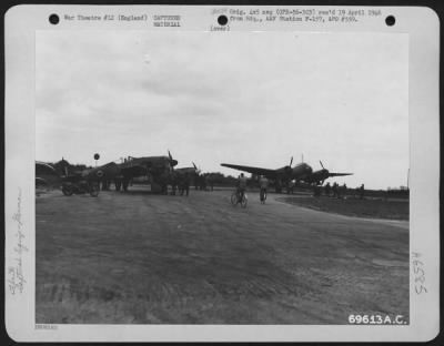 General > G.I.'S Of The 353Rd Fighter Group Look Over Captured German Planes - A Focke-Wulf F190 (Left) And A Junders Ju-88 (Right) - At A Base In England.  April 1944.  [Bf-109 In Center]