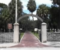 Oaklawn Cemetery Tampa.jpg