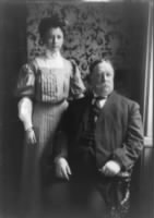 800px-William_Howard_Taft_with_his_daughter.jpg