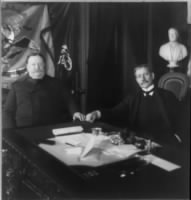 William_Howard_Taft_and_Elihu_Root_seated_at_desk.jpg