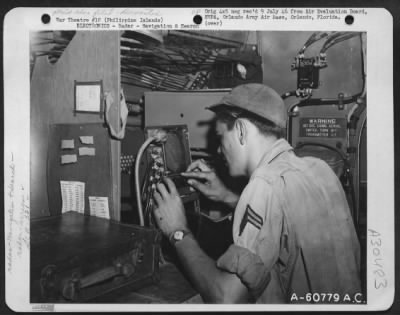 Consolidated > Radar Scanning Screen In A Pby-5-A. In This Case, Radar Is Used To Detect Submarines And In Air-Sea Rescue Work. Enough Iron Is Put Into Life Boats And Rafts Making It Possible To Pick Them Up On The Radar Receiver. Clark Field, Philippine Islands.10 May