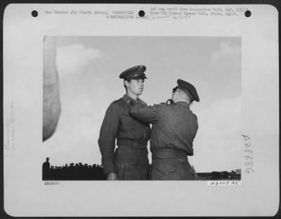 Thumbnail for Consolidated > 1st Lt. C.M. Murphy, Belzoni, Miss. Who is presented the Air Medal.