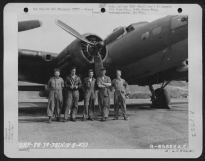 Ground > M/Sgt. Carrier And Crew Of The 381St Bomb Group In Front Of A Boeing B-17 "Flying Fortress" At 8Th Air Force Base 167, England. 18 August 1943.