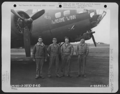 Ground > M/Sgt. Corey And Crew Of The 381St Bomb Group, Beside The Boeing B-17 "Flying Fortress" 'Winsome Winn' At 8Th Air Force Base 167, England.  7 August 1943.