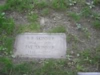 BF_Skinner_Grave.JPG