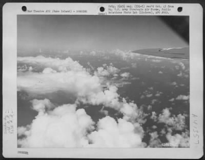 Consolidated > Bombing Of Wake Island On 30 April 1944, By Consolidated B-24 "Liberators" Of The 11Th And 30Th Bomb Groups, 7Th Bomber Command.