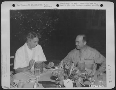 Groups > Mrs. F. D. Roosevelt And Lt. Gen. Richardson Enjoy Lunch Somewhere In The Pacific Area During Her Tour In 1943.