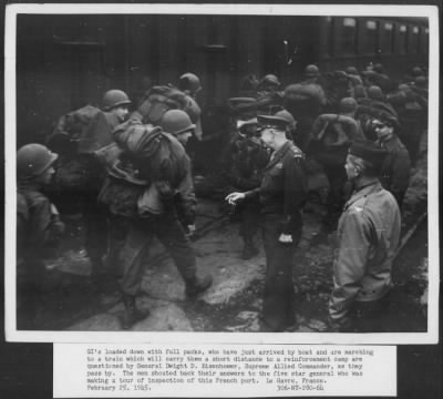 1945 > GI's arriving at Le Havre, France