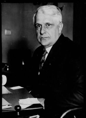 1930 > Se. James J. Davis from Pennsylvania at his desk