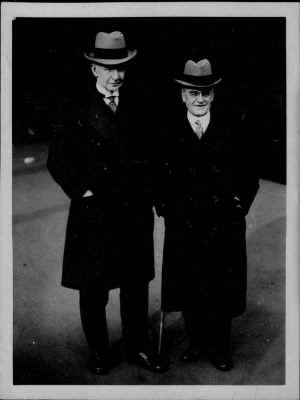 1931 > Gen. Dawes greeting Sen. Dwight W. Morrow, London