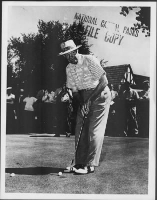 1953 > Golfing