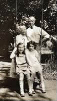 Carl Sandburg with his mother Clara and daughters Helga and Janet.jpg