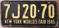 1280px-NEW_YORK_1940_LICENSE_PLATE_with_NEW_YORK_WORLD'S_FAIR.jpg