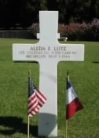 800px-Lt._Lutz_Grave_in_France.jpg