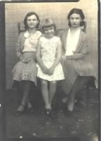 Sisters Betty Jane Ray and Helen Montez Ray- center and right, Ancestry - be09b594-de28-4c83-b7f4-5d728e741db9
