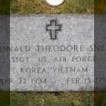 Ronald Theodore Snell headstone.jpg
