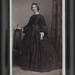 Unidentified_woman,_possibly_a_nurse,_during_the_Civil_War_LCCN2012646195.jpg